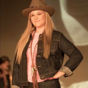 Meet your Posher, Mackenzie